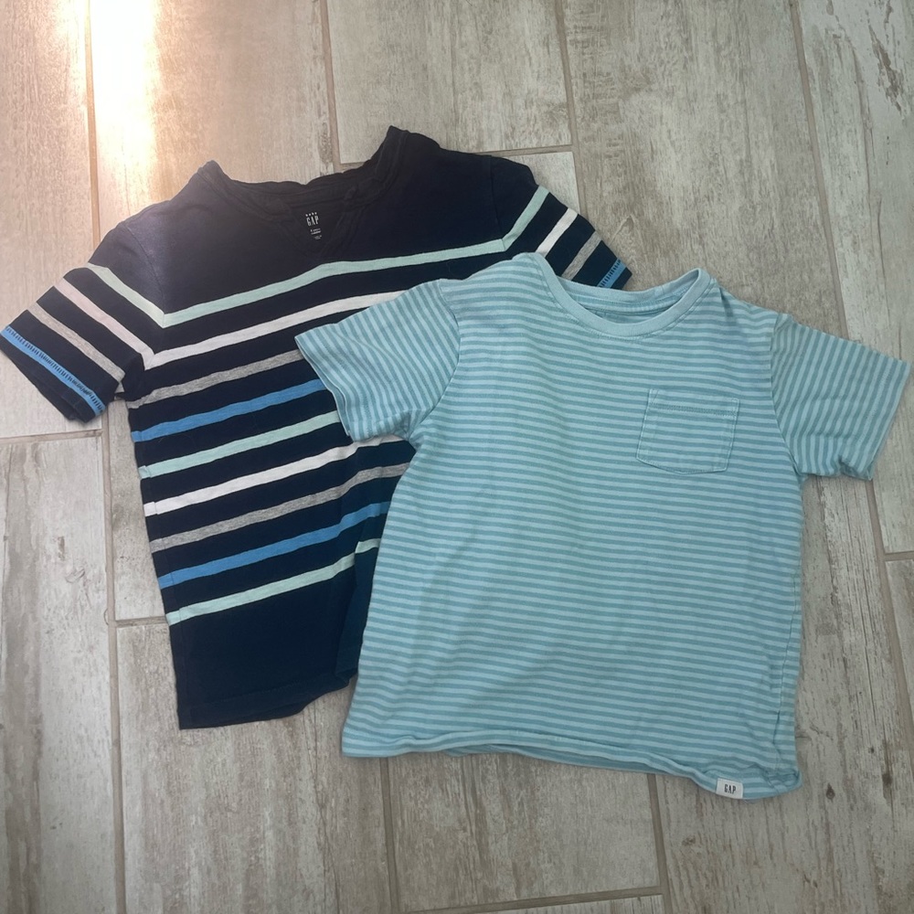Bundle 5t gap shirts